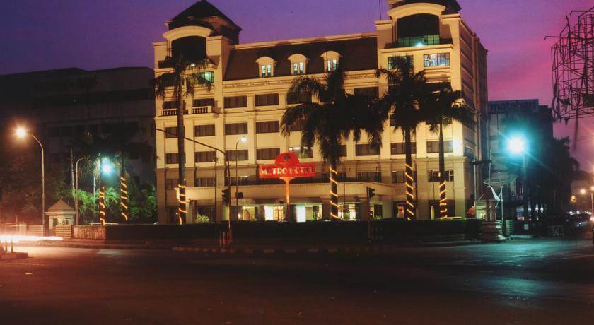 Metro Park View Hotel Kota Lama Semarang Esterno foto